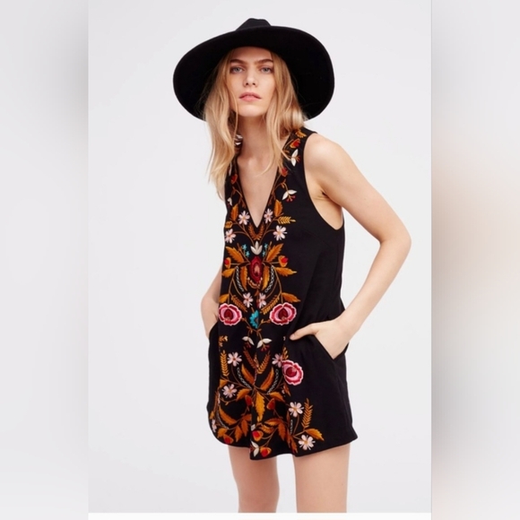 Free People Dresses & Skirts - Free People Embroidered Black Sleeveless Mini Dress Size Med